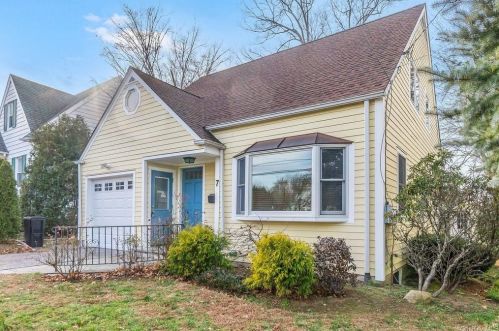 7 Shelley Ave, Valhalla, NY 10595-1741