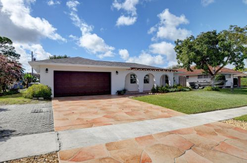 2539 12th St, Boynton Beach, FL 33426-7443