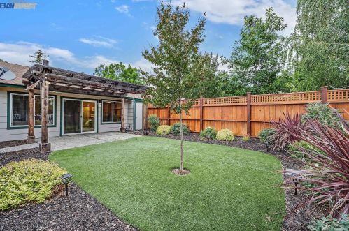 1553 Buttercup Ct, Livermore CA  94551-6718 exterior