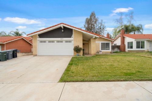 231 White Oak Rd, Lake Elsinore, CA 92530-5177