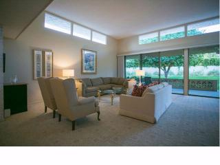 2485 Madrona Dr, Palm Springs CA  92264-9516 exterior