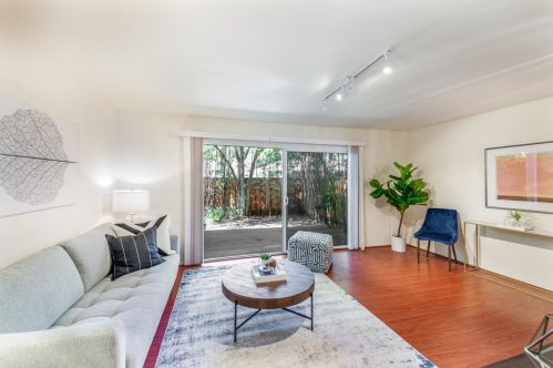 3150 Middlefield Rd, Palo Alto, CA 94306-3042