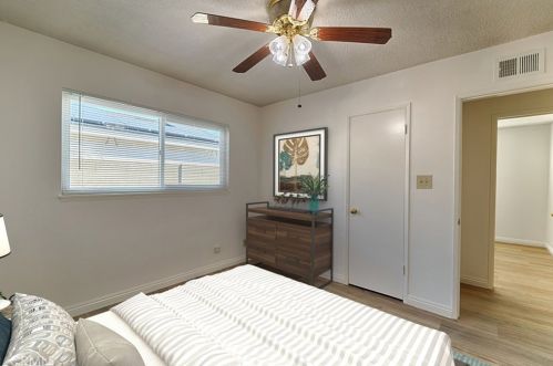 10422 Ponder St, Cypress CA  90630-4462 exterior