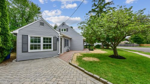 95 Roosevelt Cir, Tinton Falls NJ  07701-5824 exterior