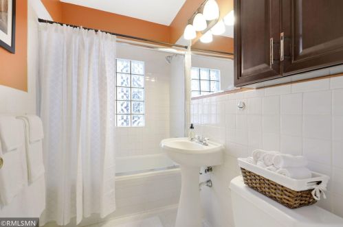 5236 Washburn Ave, Minneapolis MN  55410-2443 exterior