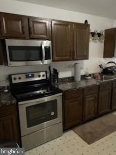 302 Valley Ave, Steelville, PA 19310-9448