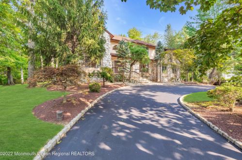15 Evan Dr, Morganville, NJ 07751-1062