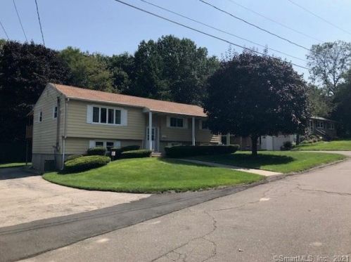 28 Garwood Ln, Waterbury, CT 06706-2315