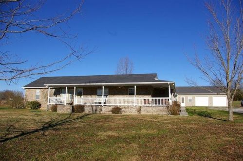 44 Old Pocahontas Rd, Manchester, TN 37355-6600