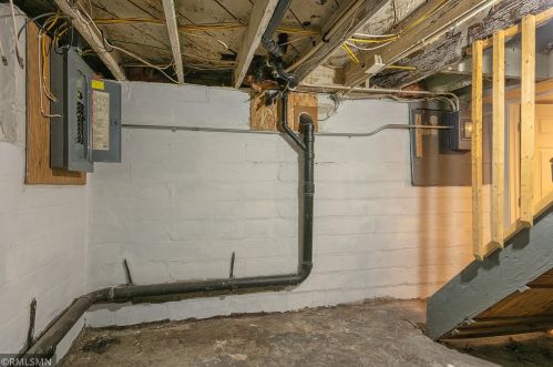 3230 Washburn Ave, Minneapolis MN 55423-1929 exterior