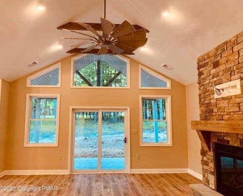 19 Masters Ln, Hazle Township PA  18202-9167 exterior