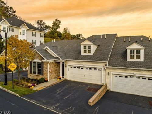 102 Quarry Dr, West Paterson, NJ 07424-4255