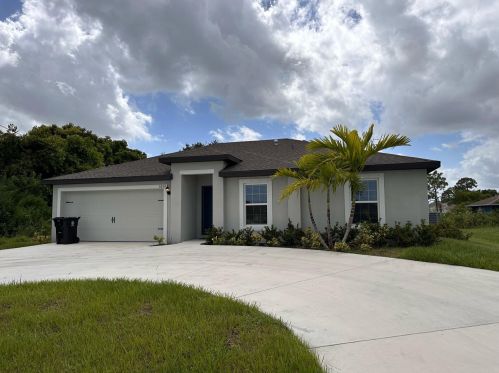 3650 Port St Lucie Blvd, Fort Pierce FL  34953-3609 exterior