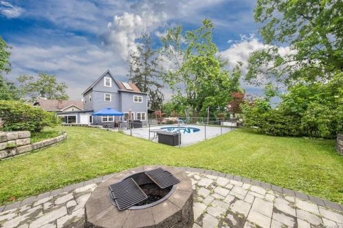 24 Orchard St, Marlborough NY  12542-6149 exterior