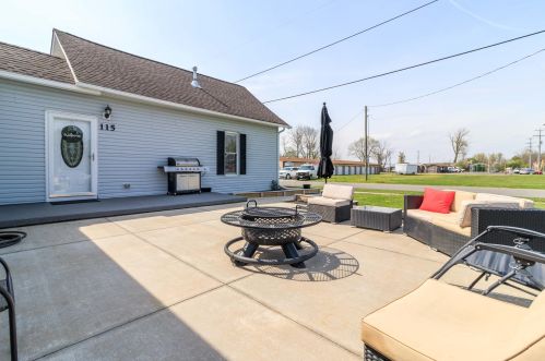 115 High St, Hebron OH  43025-9038 exterior