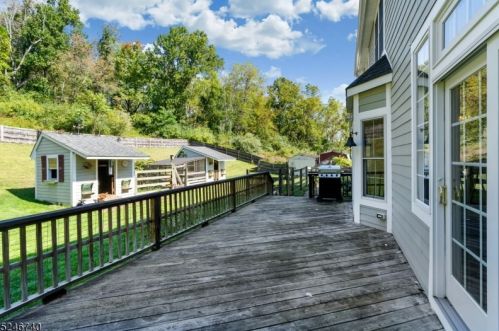 54 Morris Ave, Fredon NJ  07860-4900 exterior