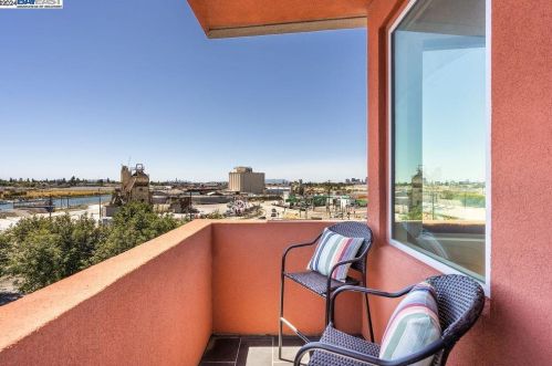 414 29th Ave, Oakland CA  94601-2106 exterior