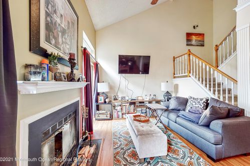 3 Rawson Cir, Tinton Falls, NJ 07712-2579