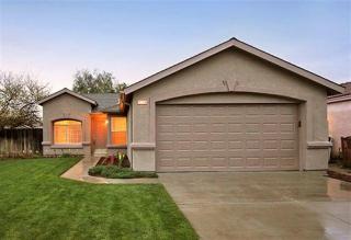 7404 Carnegie Ave, Fresno, CA 93722-2341