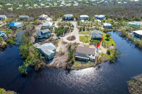 9448 Begonia Ct, Sanibel, FL 33957-4229