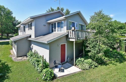 2110 15th St, Faribault, MN 55021-2803