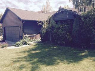 1946 37th St, Eagle Crest, OR 97756-8383