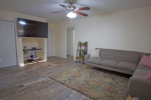 6001 Stone Bridge Ln, Bakersfield CA  93313-3386 exterior