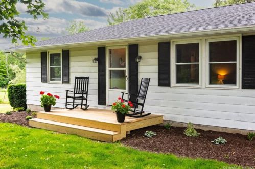 88 North St, Goshen, CT 06756-1511