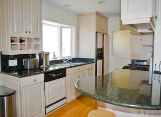 124 12th St, Manhattan Beach CA  90266-5425 exterior