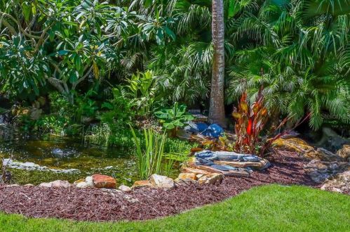 2718 Casey Ky Rd, Nokomis FL  34275-3306 exterior