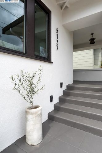 5137 Fairfax Ave, Oakland CA  94601-5410 exterior