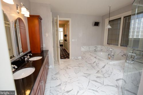 108 Gift Cir, Prospectville PA 19002-2732 exterior