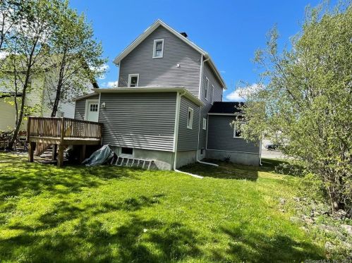 60 Chestnut Street Ext, Danbury CT  06810-6832 exterior