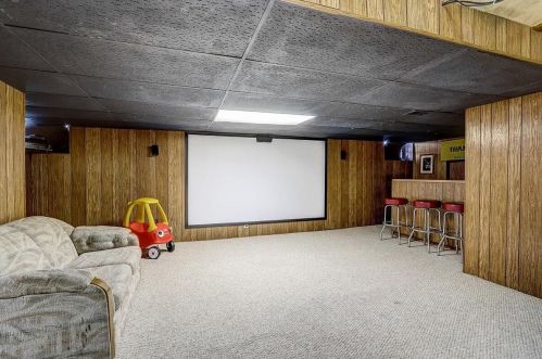 5006 Beloit Rd, Milwaukee WI 53214-5332 exterior