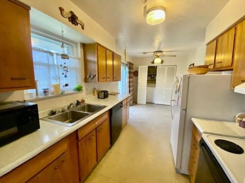 59 Miriam Dr, Florence KY  41042-1809 exterior