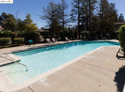 5460 Concord Blvd, Concord CA  94521-2457 exterior