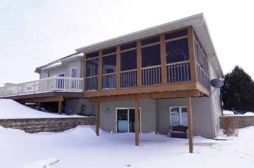 11 Whispering Springs Ct, Fond Du Lac WI  54937-6912 exterior