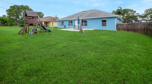566 Sea Holly Ter, Port Saint Lucie FL  34984-3552 exterior