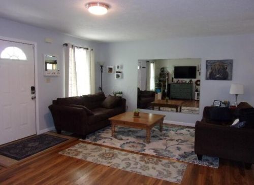 620 Riverbirch Rd, Washington Ch OH  43160-1281 exterior