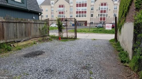 239 Jackson St, Trenton, NJ 08611-1707