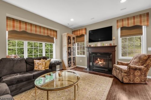 16 Greenwich Ct, Mount Olive NJ  07828-2452 exterior