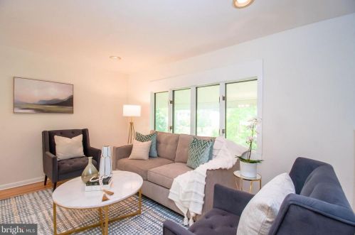 159 Windsor Ave, Southampton PA  18966-3333 exterior