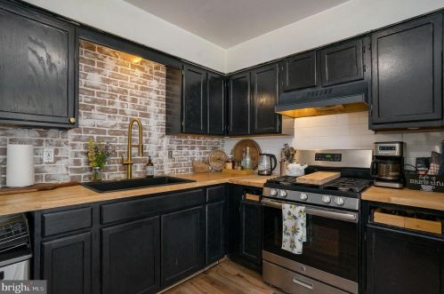 1109 Oxford Cir, Lansdale PA 19446-6653 exterior