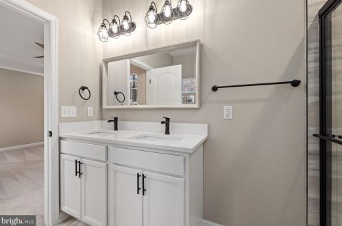 10914 Thiel Ct, Spotsylvania VA  22551-8034 exterior