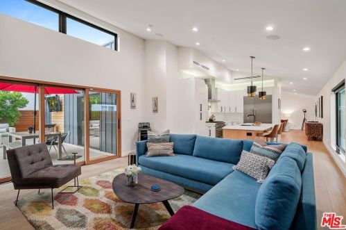 4709 Norwich Ave, Van Nuys CA  91403-2017 exterior