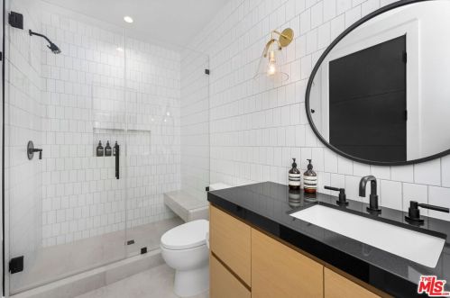 4910 Texhoma Ave, Van Nuys CA  91316-3740 exterior