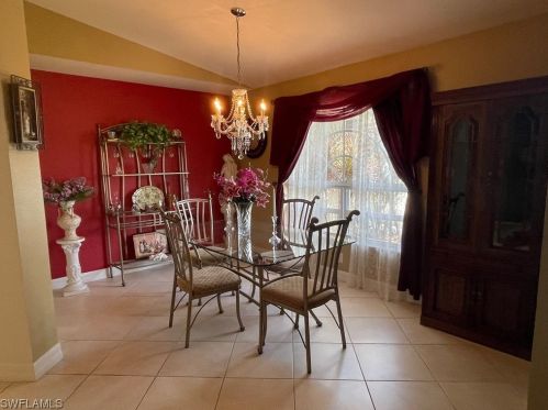 1214 21st Ln, Cape Coral, FL 33990-4672