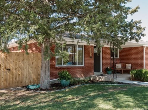 3003 Blackhawk St, Denver CO 80011-2220 exterior