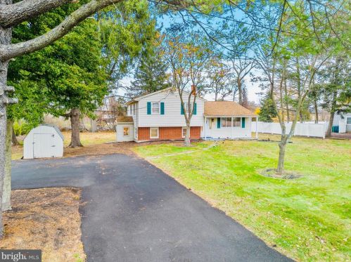 84 Franklin Corner Rd, Lawrence Township NJ  08648-2102 exterior