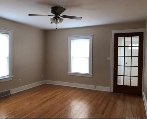 30 Clark St, Ansonia, CT 06401-1502